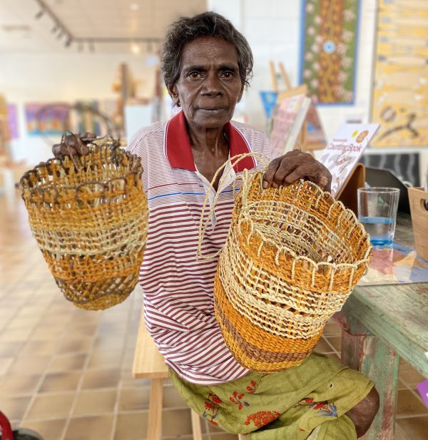 Beverley Bangala Pandanus weaving weaver Maningrida Songlines Darwin